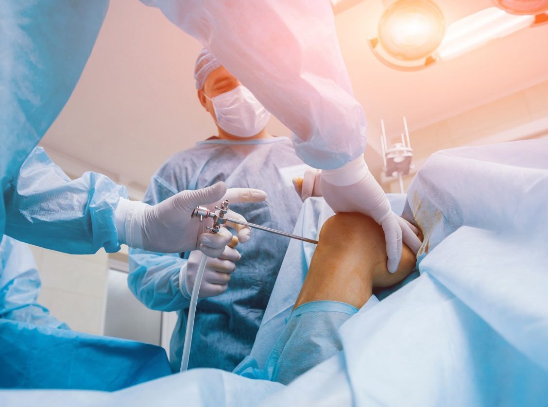 "Minimally invasive knee arthroscopy surgery at Kaiwalya Hospital, best hospital in Indore"